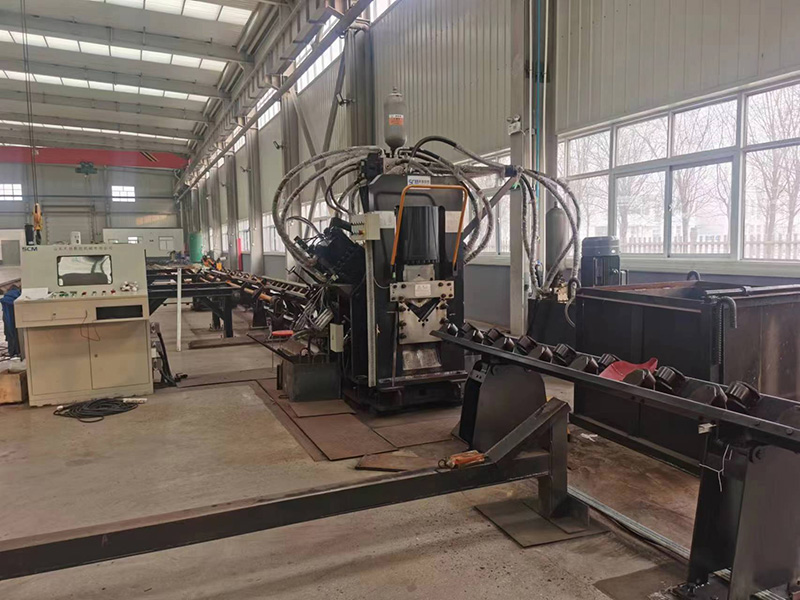 角鋼自動(dòng)生產(chǎn)線(xiàn)